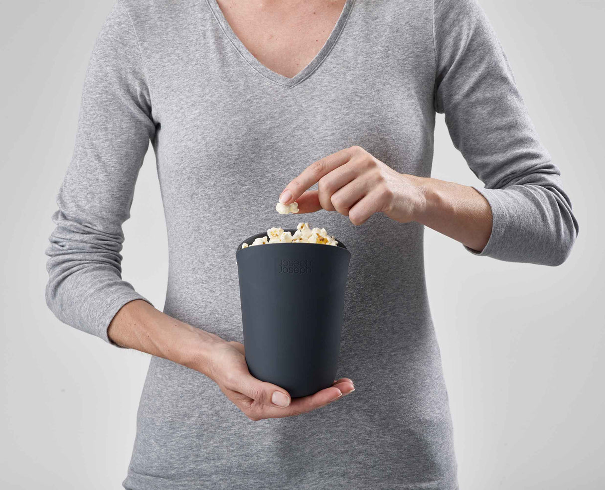 Close-up of the kernel-measuring guide moulded into the base of the cup