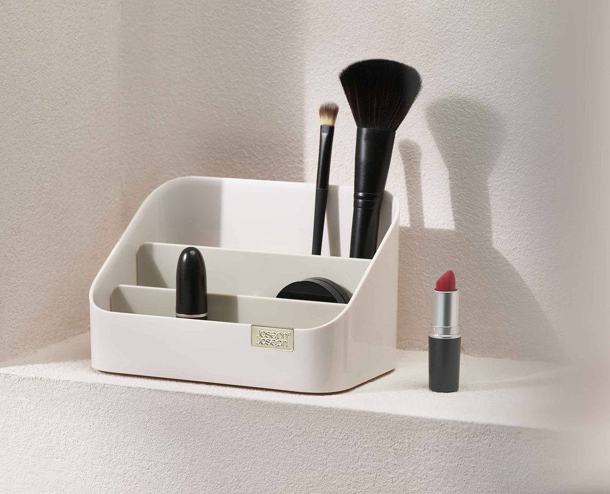The internal divider inside the Viva cosmetic organiser.