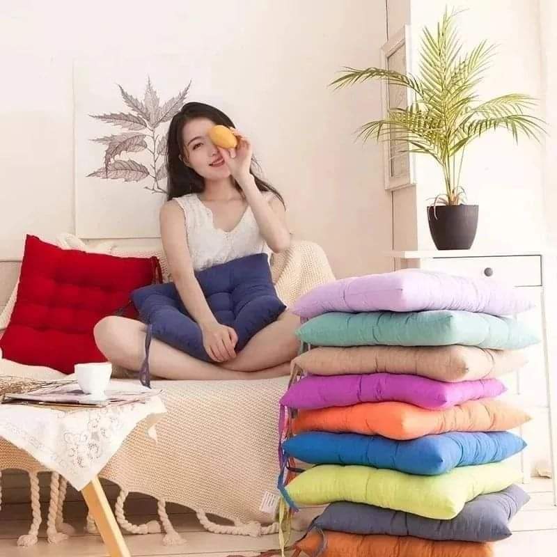 Dining chair/Lean Back Pillows