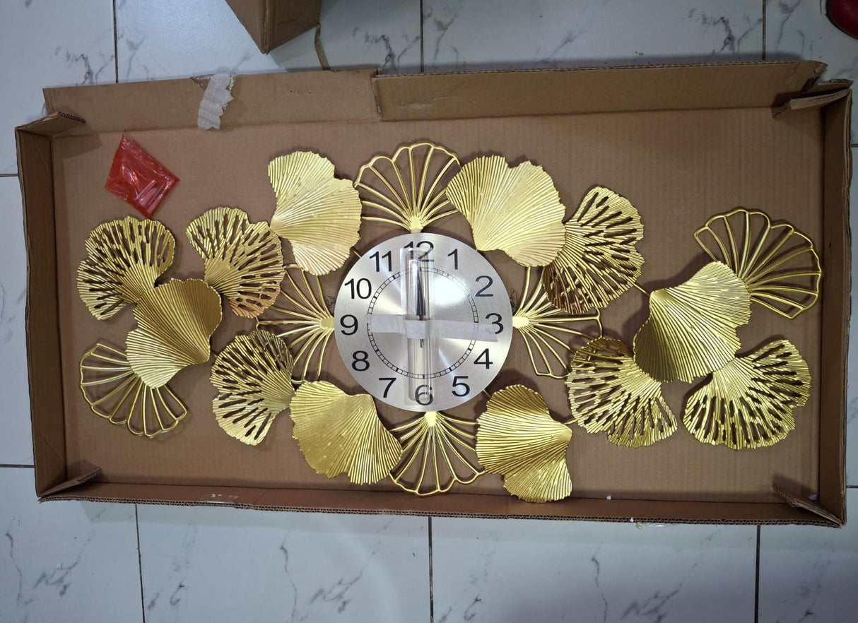 Creative Home Decorative Modern Luxury Wall Clock.