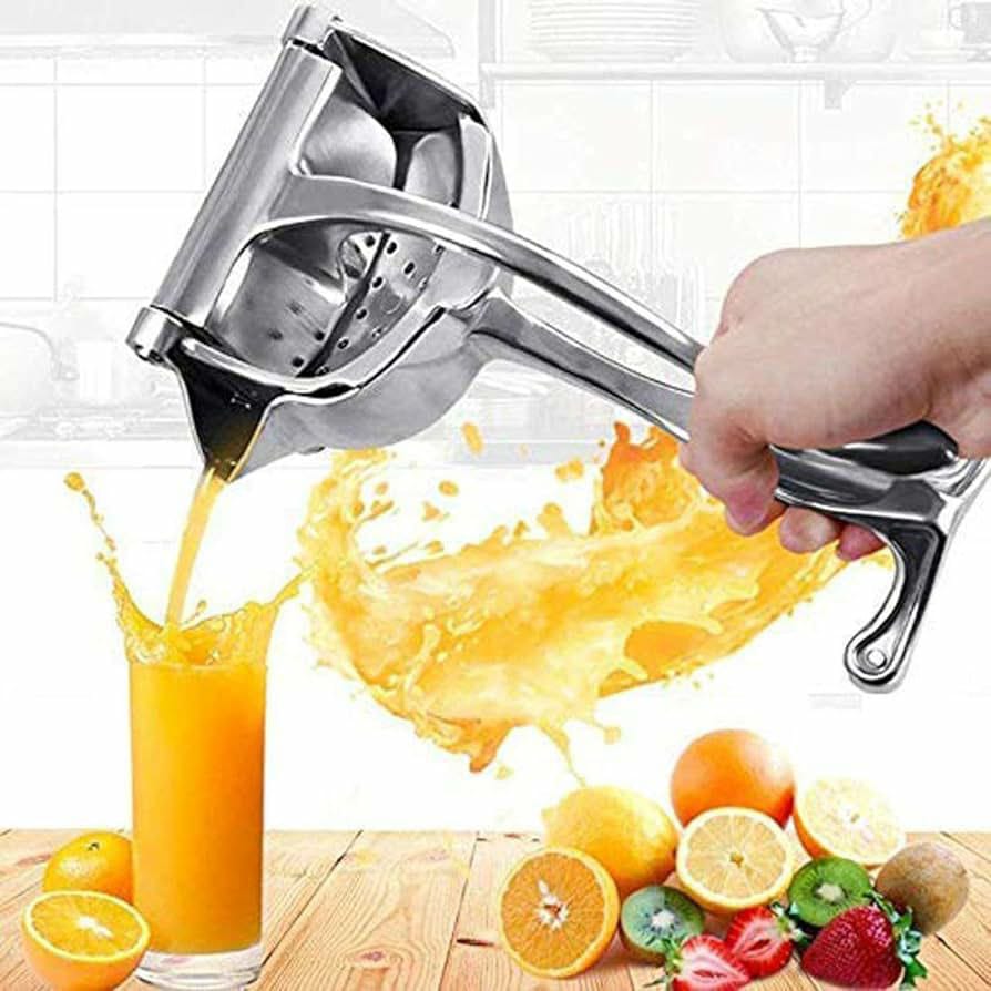 Multifunctional handheld juicer / squeezer