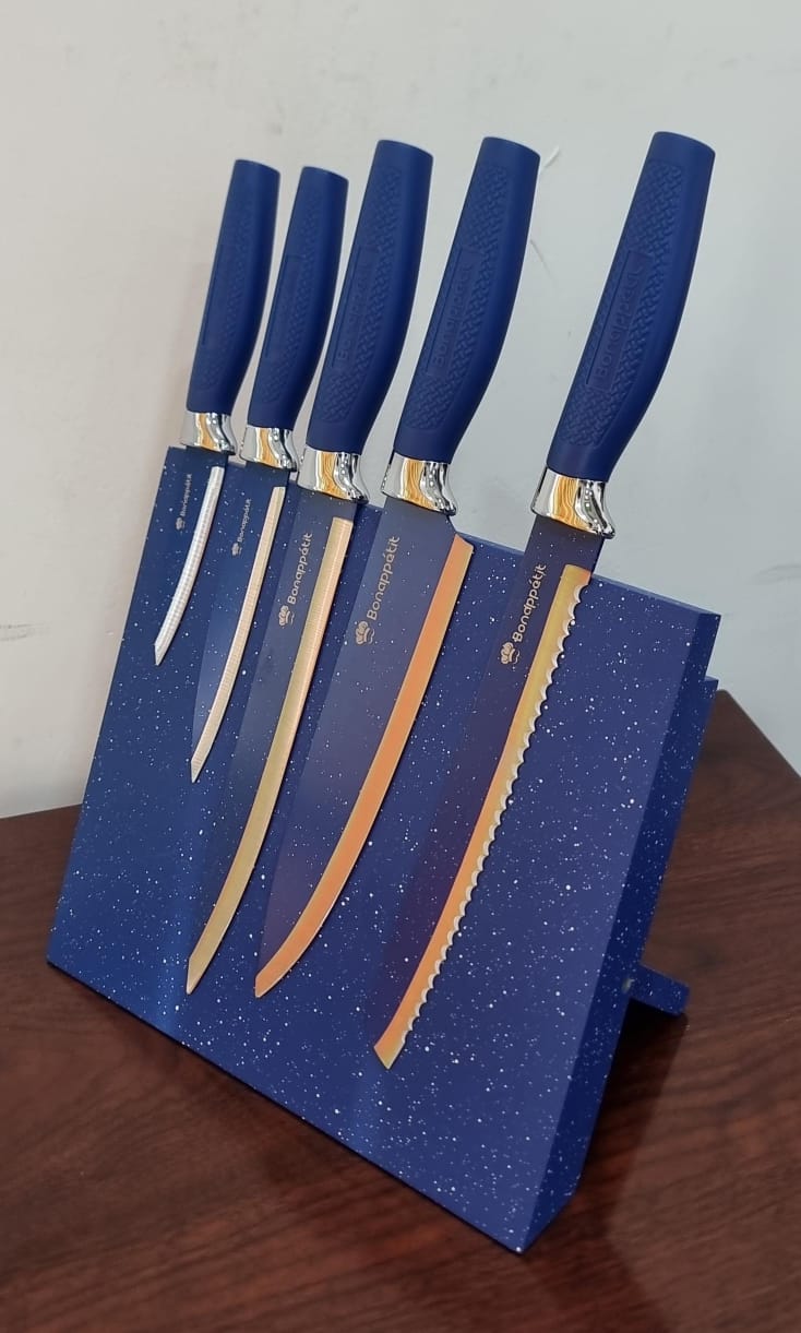 German standard Gottiny or Bonappetit brand 6pc knife set with magnetic block holder