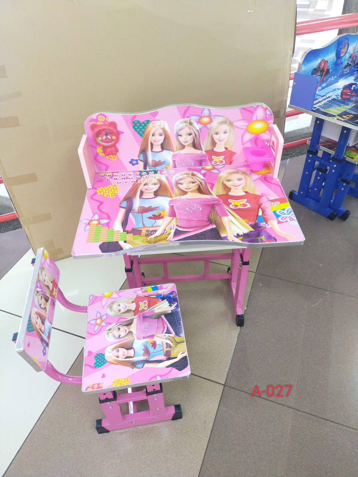 Adjustable kids study table desk