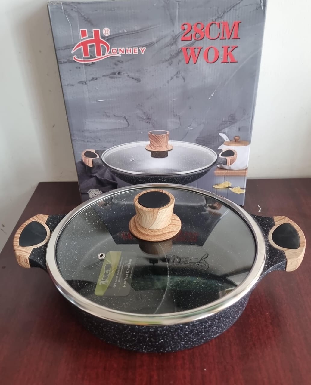 Single piece 28cm HonHey WOK granite partitioned cooking pot