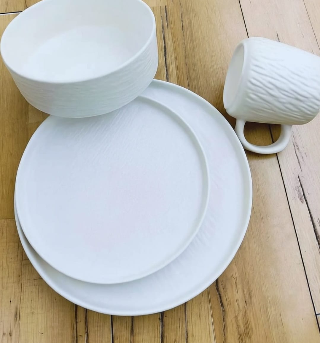 HIGH QUALITY MODERNSTYLE dinnerset