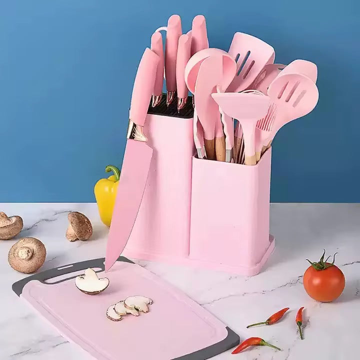 19 pcs Silicon spoons with knives and chopping board.