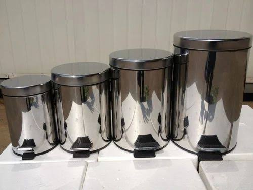 Stainless steel Pedal Dustbin with Plastic Inner Bucket