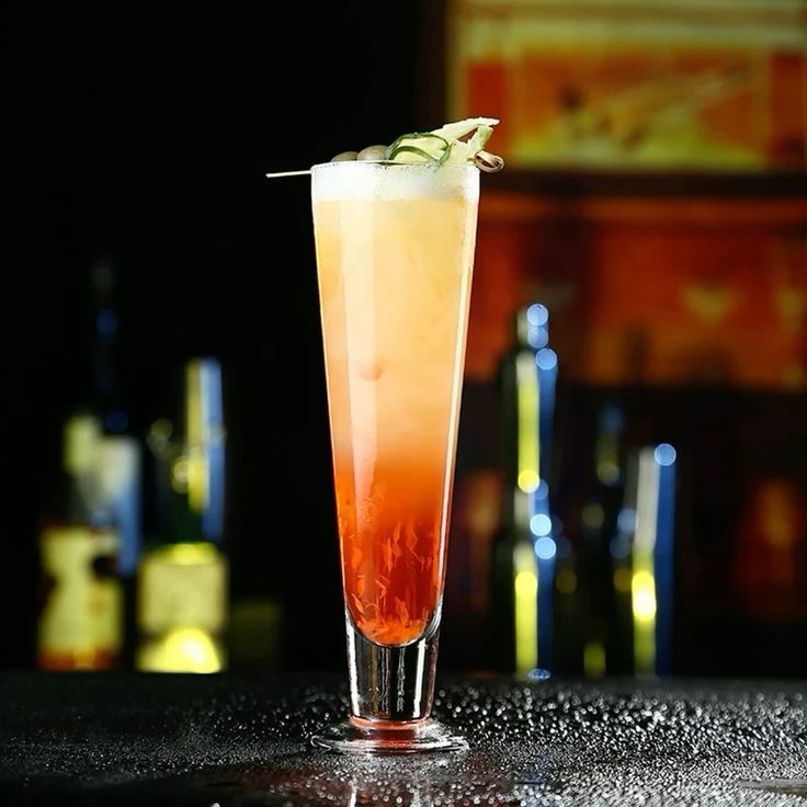 Cocktail Glass - 400ML Glass for Drinking Manhattans, Martini and Wine, Modern Elegant Design Party Glassware