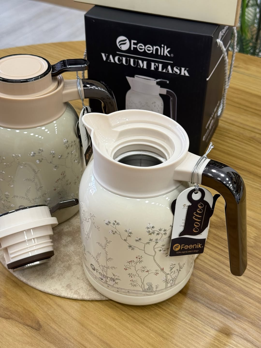 Feenik 2L Vacuum Flask | Unbreakable Insulated Flask, Keeps Hot 24 Hours