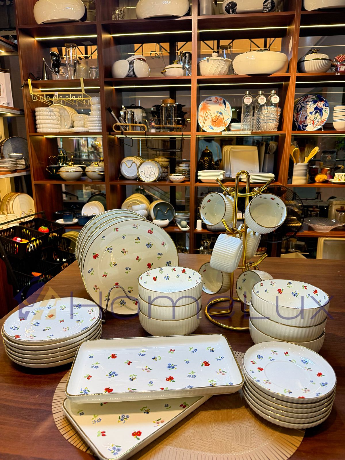Danny Home 32-Piece Porcelain Dinnerware Set | Blue Floral Gold Edge Dinner Set with Cups, Saucers, Bowls & Oval Platter