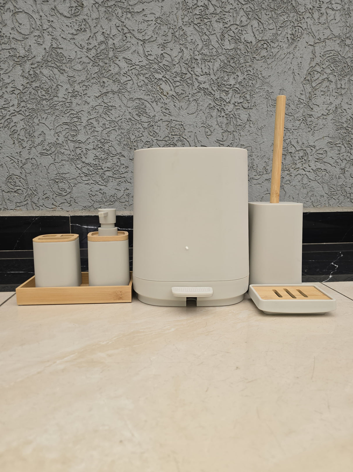 Plain 6pcs Bathroom Accessories set with Pedal