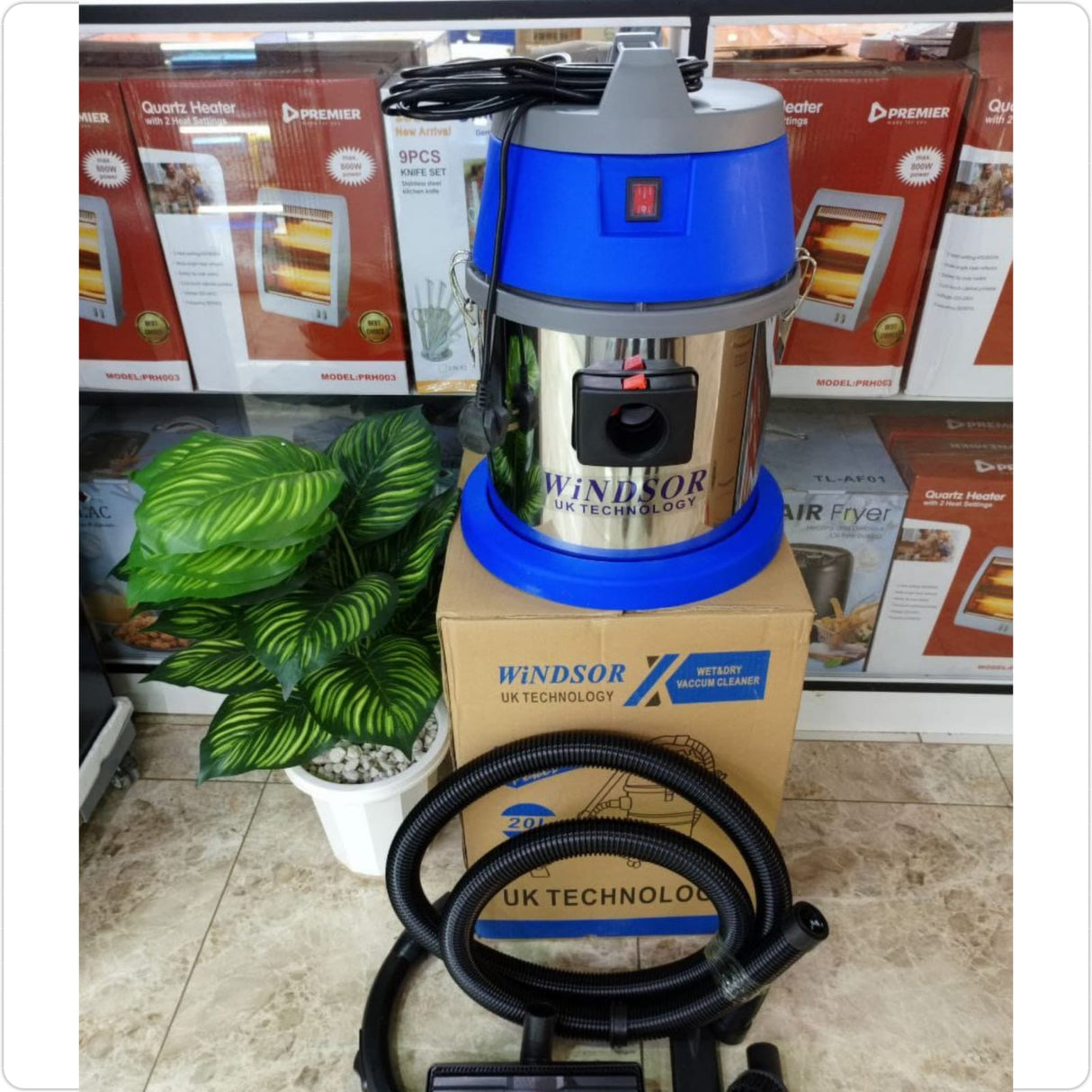 Windsor 20L Wet and Dry Vacuum Cleaner