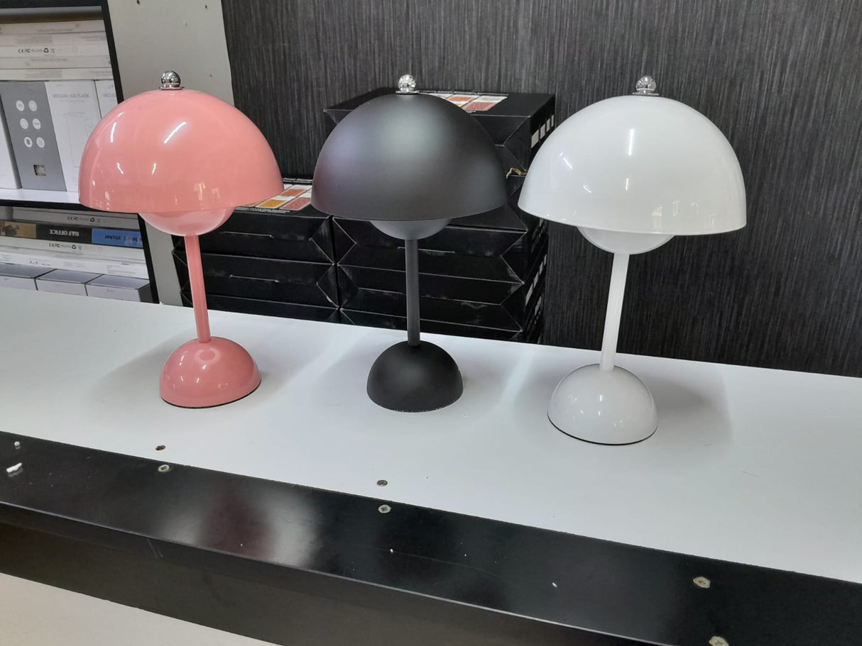 Rechargable table lamp