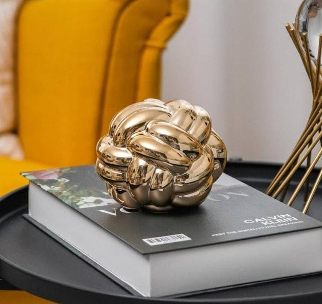 Golden Knotting Decoration