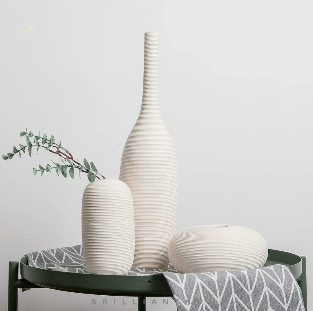 Simple ceramic 3 in 1 modern home decor vase set.