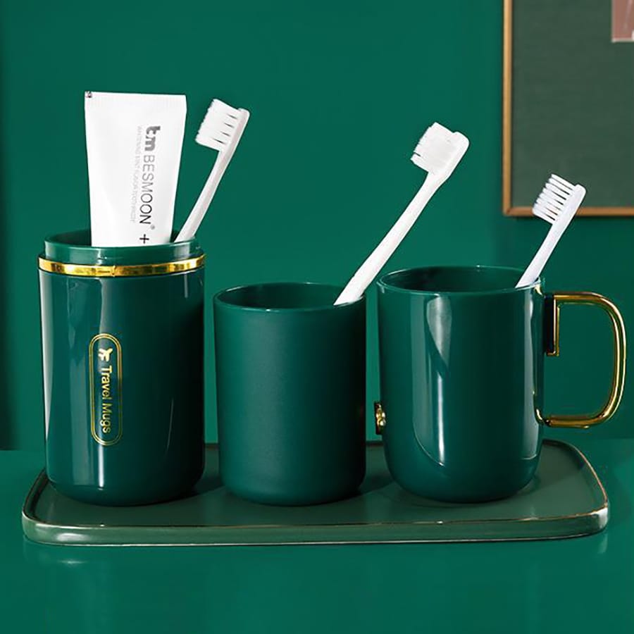 Portable travel toothbrush storage case