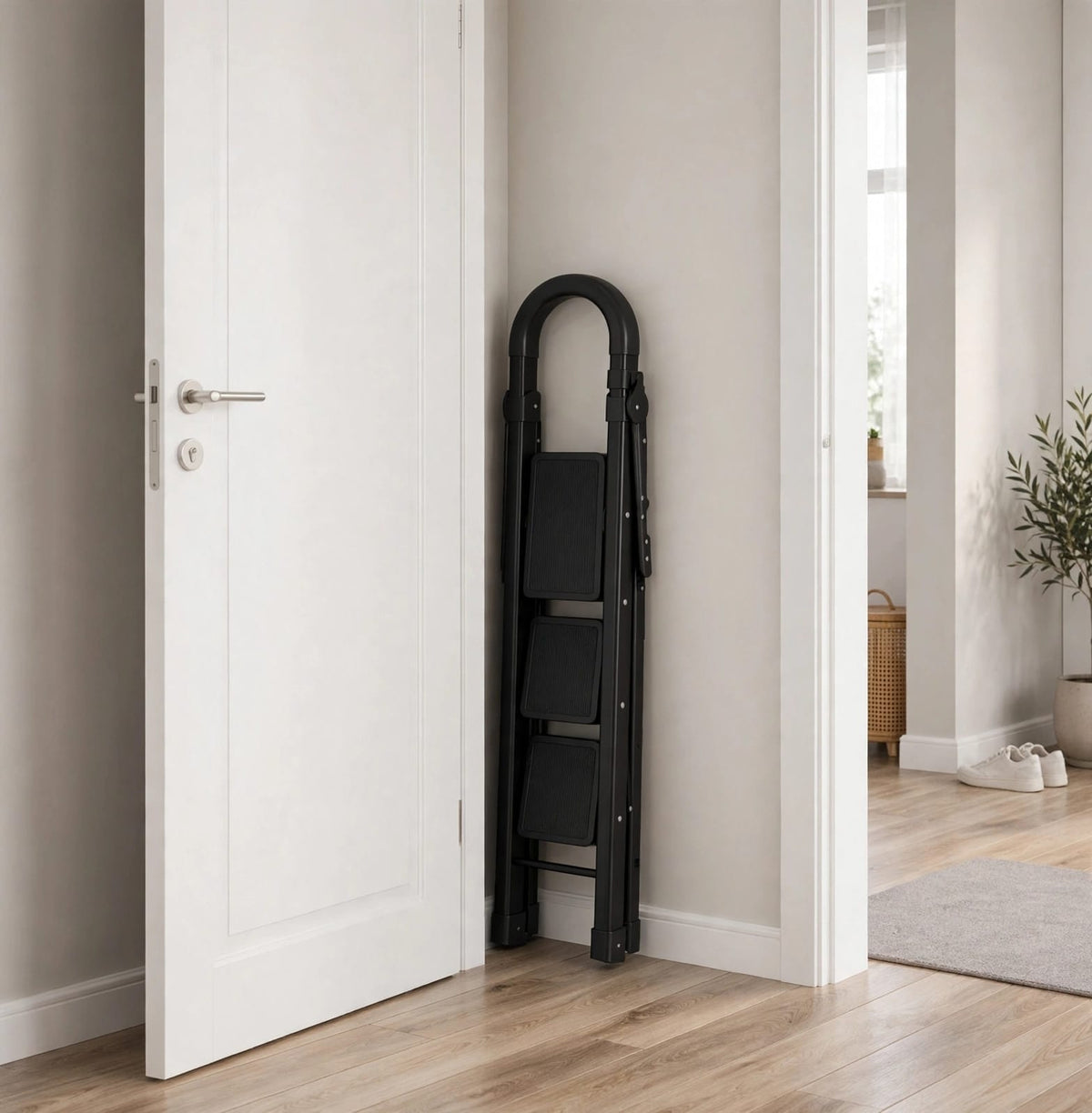 4-Step Folding Ladder with Safety Handle, Anti-Slip Steel Step Ladder 120cm, Black or White