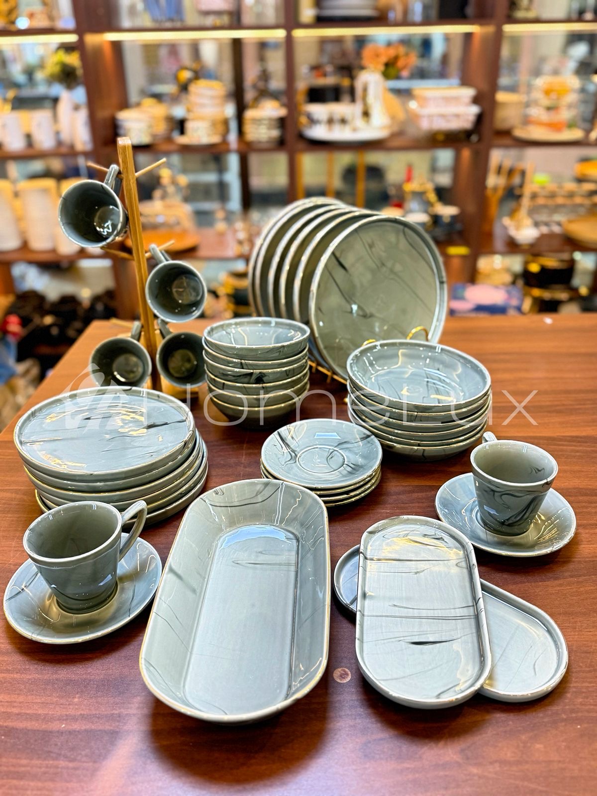 39pcs Elegant Double Glaze European Porcelain Dinner Set