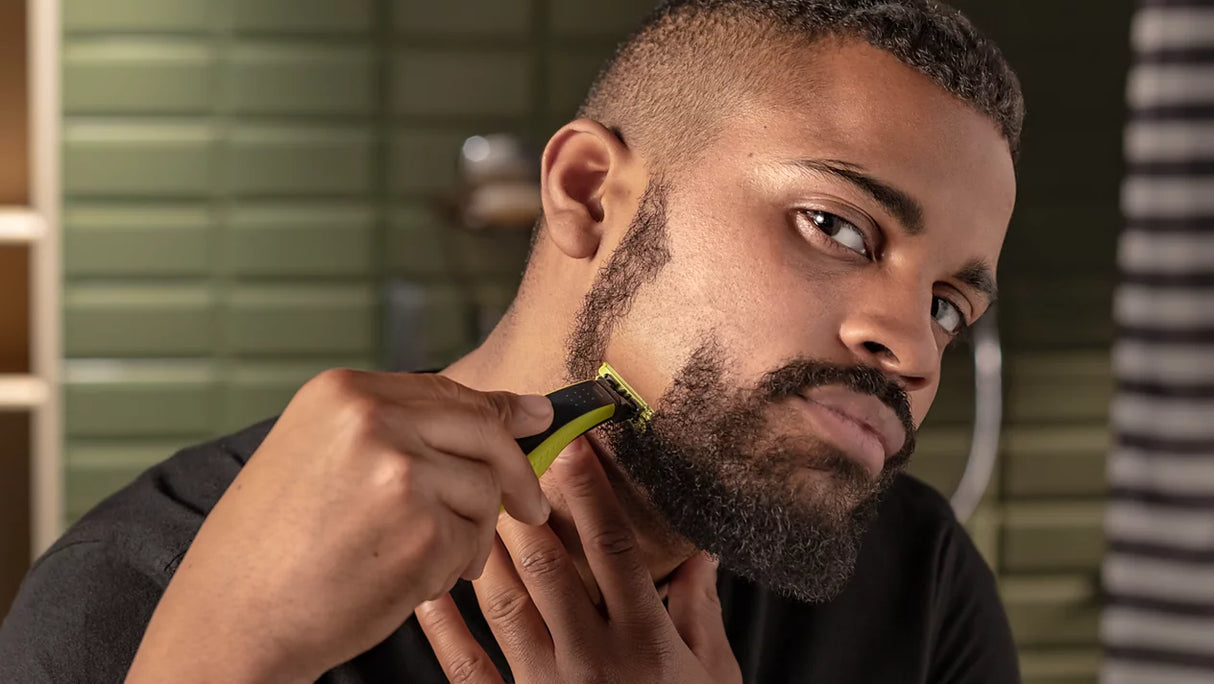 Philips OneBlade Hybrid Shaver & Trimmer - 5-in-1 Adjustable Comb, 3 Stubble Combs, Dual-Sided Blade, Fully Waterproof