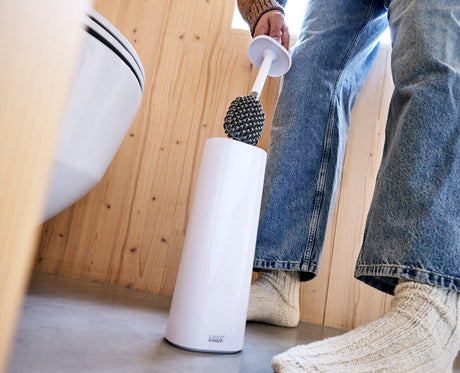 Joseph Joseph Flex TriBlade toilet brush cleaning under the toilet rim