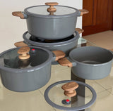 MGC Crocodile grey casseroles with glass lids and wooden handles