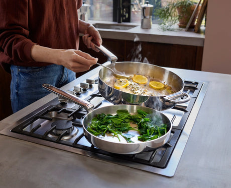 Joseph Joseph Space Steel frying pan 3-ply stainless steel construction detail