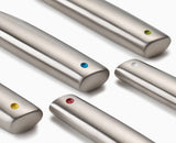Detail of the fingerprint-proof coating and non-slip base of the carousel