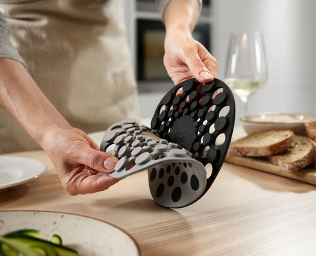 Close-up of the Spot-On trivet's raised silicone surface.
