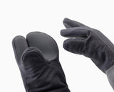 Joseph Joseph Pinch oven gloves hanging by the hook