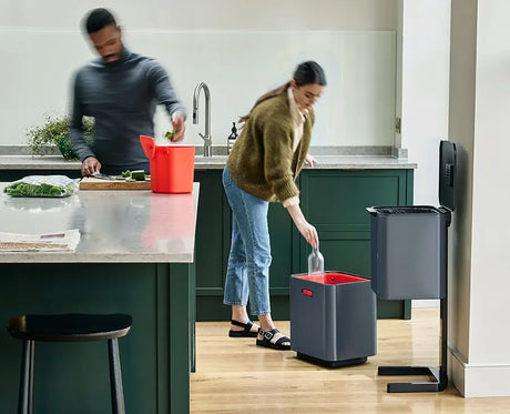 Totem Max 60L with the lid open showing both 30-litre compartments.