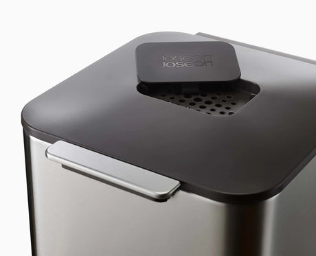 Replaceable carbon odour filter in the lid of the stainless steel Totem Compact
