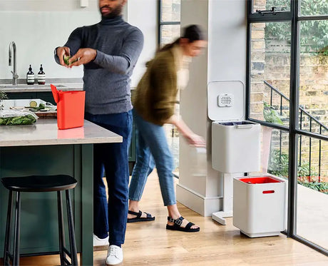 Totem Compact 40L with the lid open showing both 20-litre compartments.