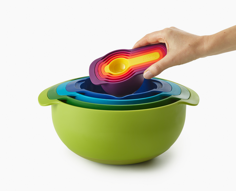 The 4.5-litre mixing bowl with its wide carry handles.
