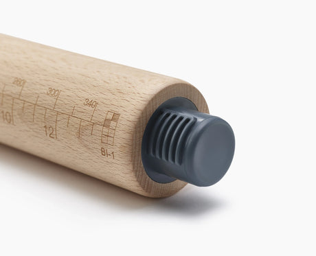 The pin used without its rings as a conventional rolling pin