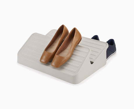 Joseph Joseph Shoe-In Large shoe rack in ecru, empty and shown from the front.