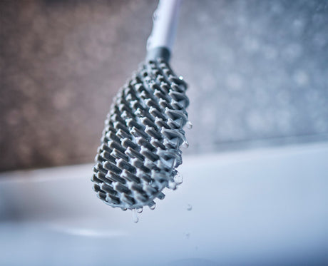 Joseph Joseph Flex TriBlade toilet brush edge-cleaning blades detail