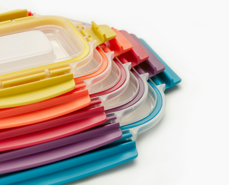 The lids snapped together in a single stack.