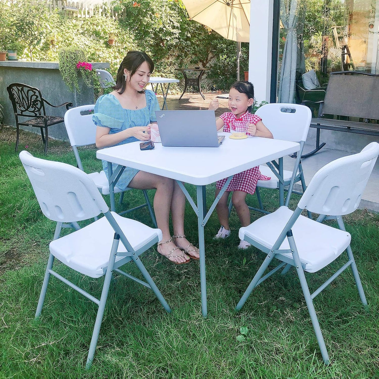 Heavy Duty Plastic Folding Table White Sturdy Collapsible Table for Game Parties, BBQ, Kitchen, Garden, Wedding & Outdoor Events Indoor/Outdoor Use