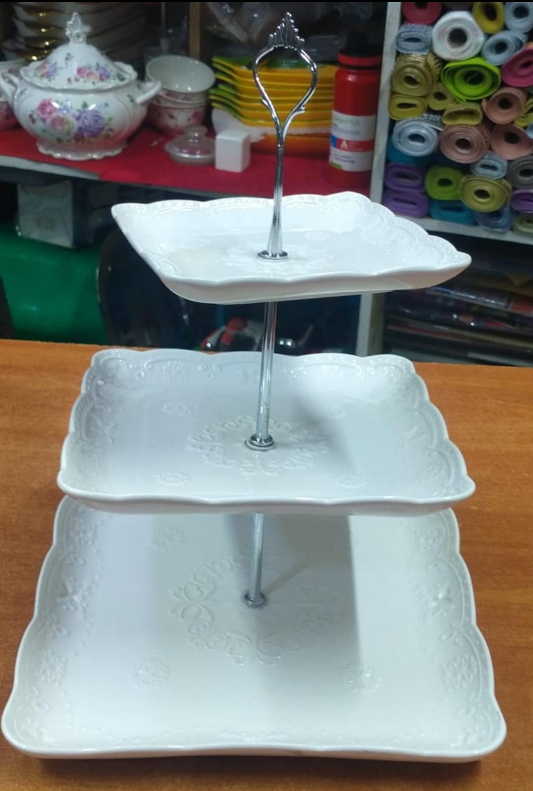 Ceramic white cake stand