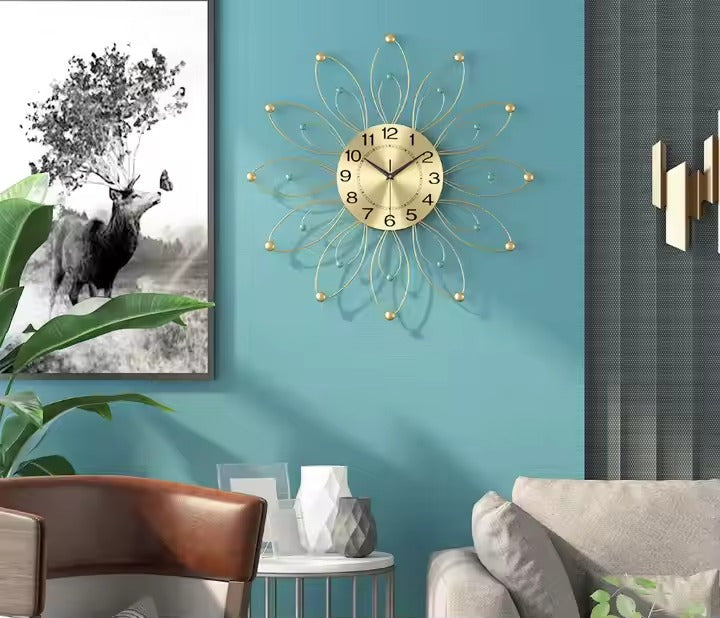 New Light Luxury Unique Shape Metal Wall Décor Clock for Living Room.