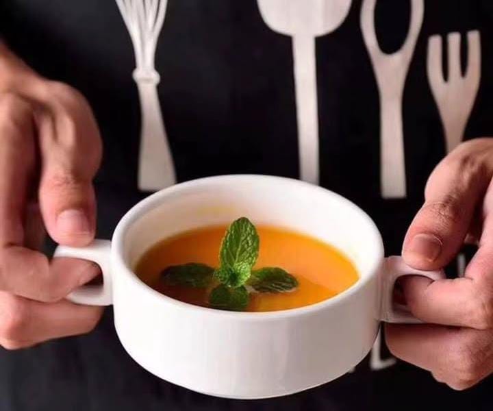 Bowl with handle square handle