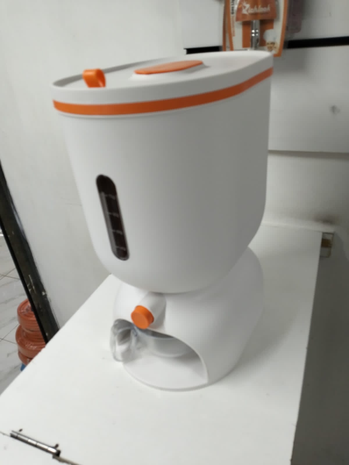 11kg Automatic Rice dispenser with rinsing cup. Smart Rice storage box