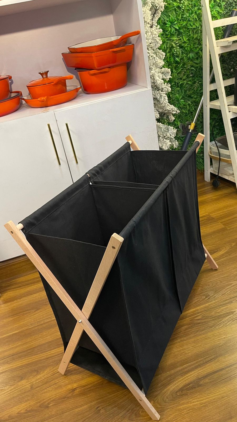 ▪️Foldable partitioned laundry basket