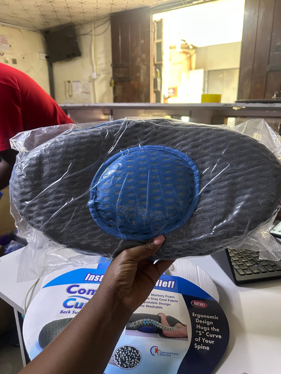 Comfy curve back support pillow