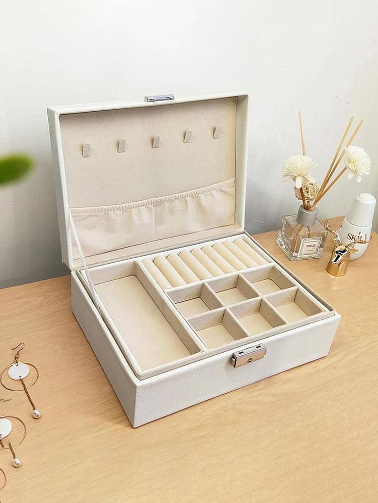 Exquisite Large Capacity Travel Jewelry Bag / Jewelry Organizer