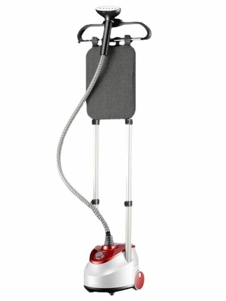 Telescopic ironing / garment steaming machine