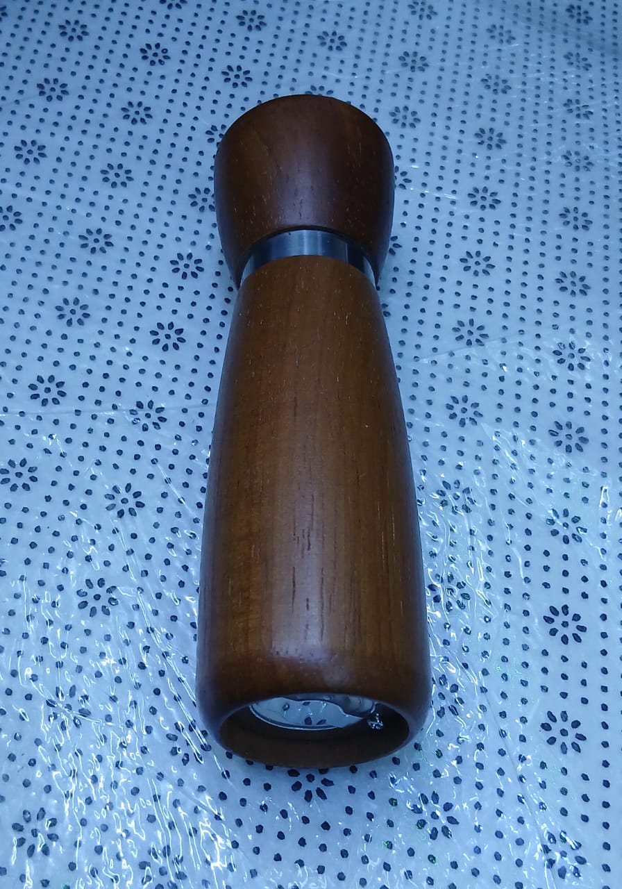 Wooden portable spice // pepper grinder
