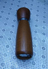 Wooden portable spice // pepper grinder