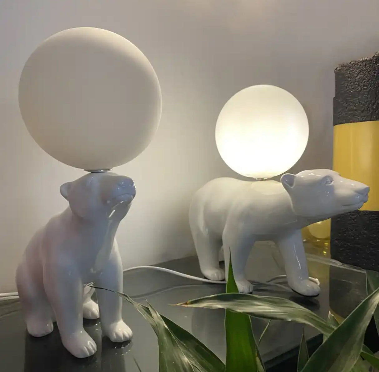 Nordic Modern Creative Resin Desk Lamp LED Polar Bear Table Lamp Light