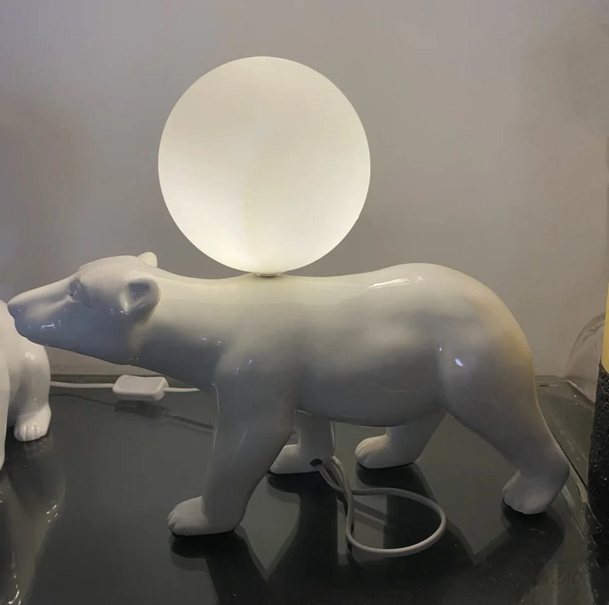 Nordic Modern Creative Resin Desk Lamp LED Polar Bear Table Lamp Light